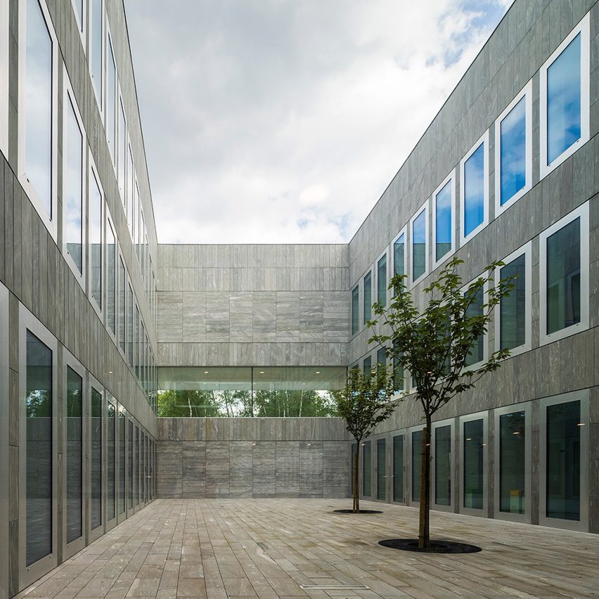 Eurartisanat Chambre de Métiers et de l'Artisanat des Hauts-de-Franc by kaan Atchitecten