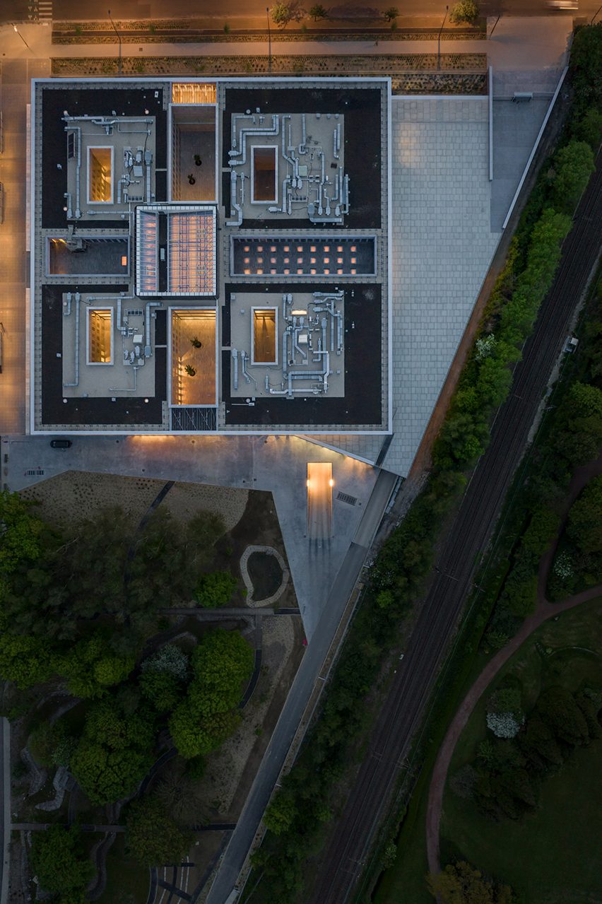 Eurartisanat Chambre de Métiers et de l'Artisanat des Hauts-de-Franc by kaan Atchitecten