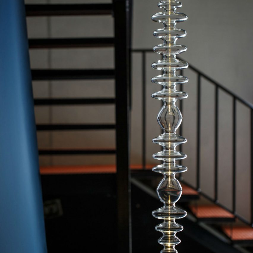Filamento Verticale by Mayice