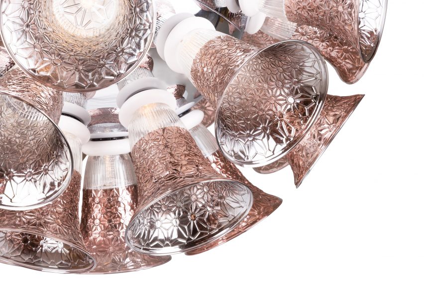 Dutch designer Edward Van Vliet designed the Kaipo Too table lamp for Moooi