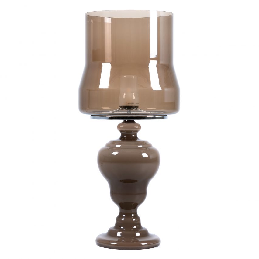 Dutch designer Edward Van Vliet designed the Kaipo Too table lamp for Moooi