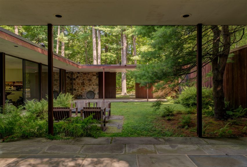 Eliot Noyes Family home by Eliot Noyes
