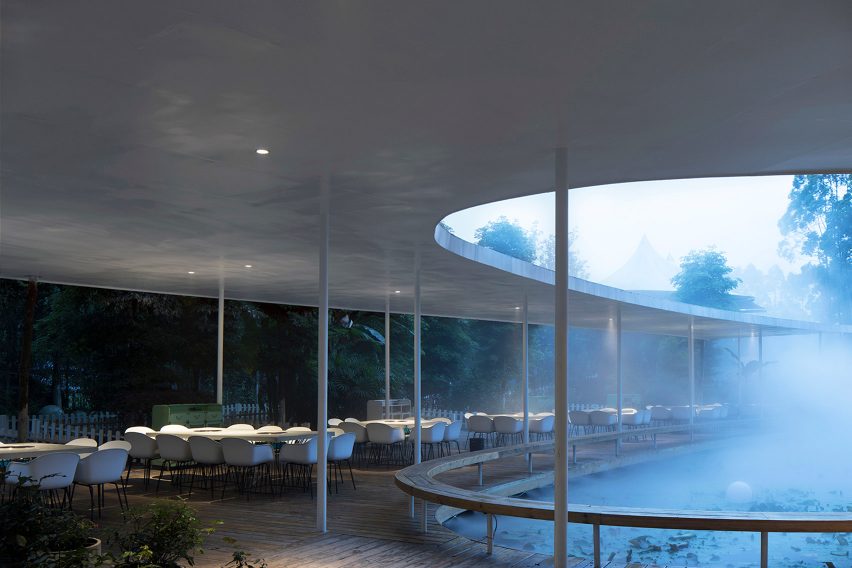 Garden Hotpot Restaurant by MUDA Architects