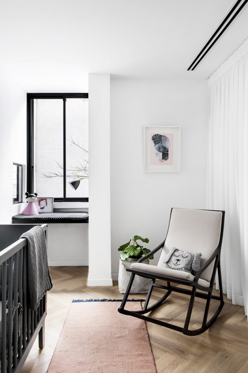 Habima Square apartment by Maayan Zusman