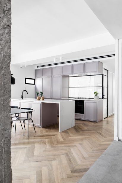 Habima Square apartment by Maayan Zusman