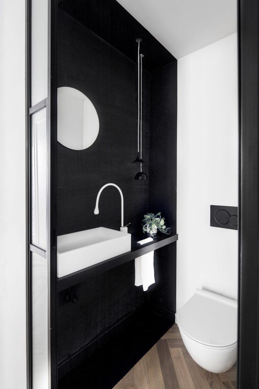 Habima Square apartment by Maayan Zusman