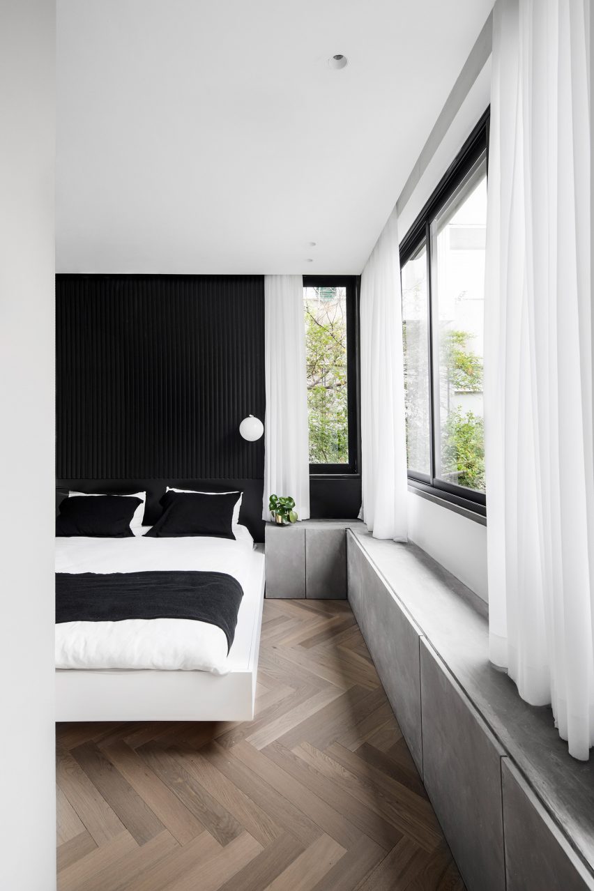 Habima Square apartment by Maayan Zusman