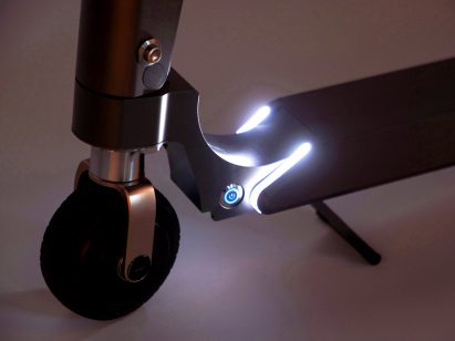 Curved LED lights on the front wheel
