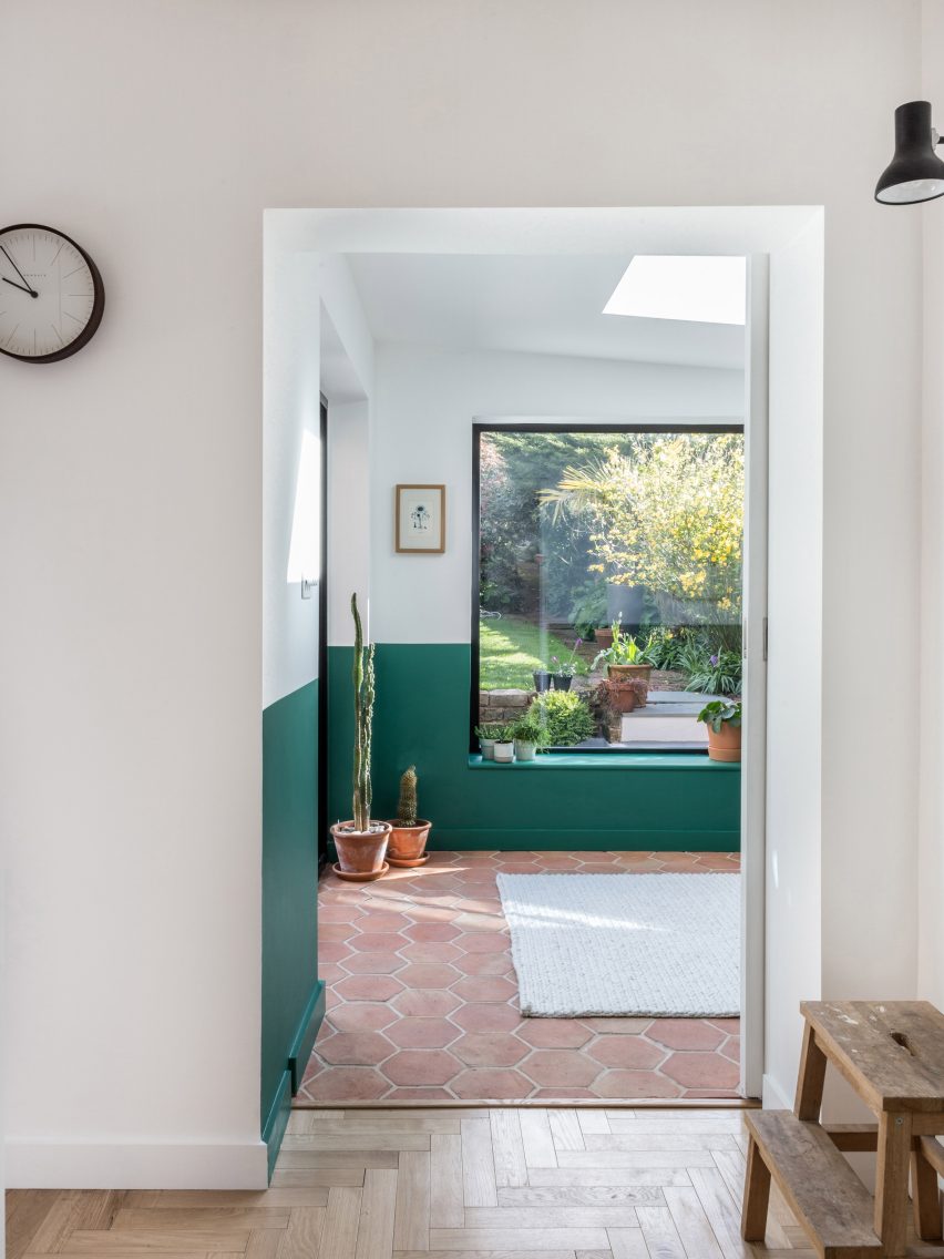 Illustrator's Botanical House by Intervention Architecture