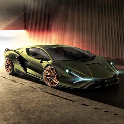 Lamborghini reveals its first hybrid production supercar