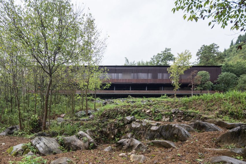 Mountain Bar and Restaurant by ZJJZ Atelier