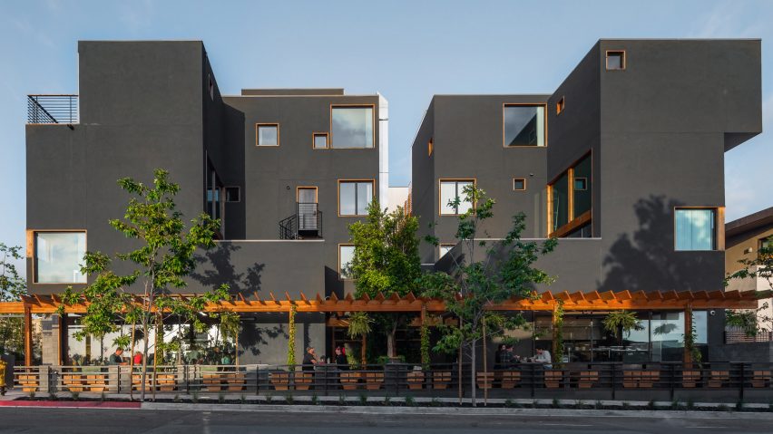 Jeff Svitak arranges San Diego apartment block around open courtyards and decks
