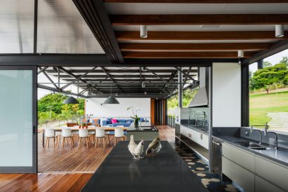 Piracaia Residence by Nitsche Arquitetos