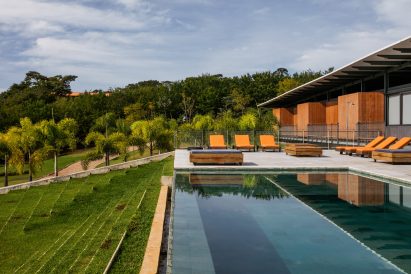 Piracaia Residence by Nitsche Arquitetos