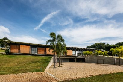 Piracaia Residence by Nitsche Arquitetos