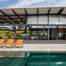 Piracaia Residence by Nitsche Arquitetos