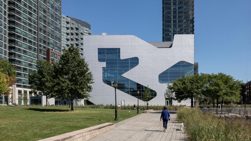 Queens Library at Hunter's Point by Steven Holl Architects