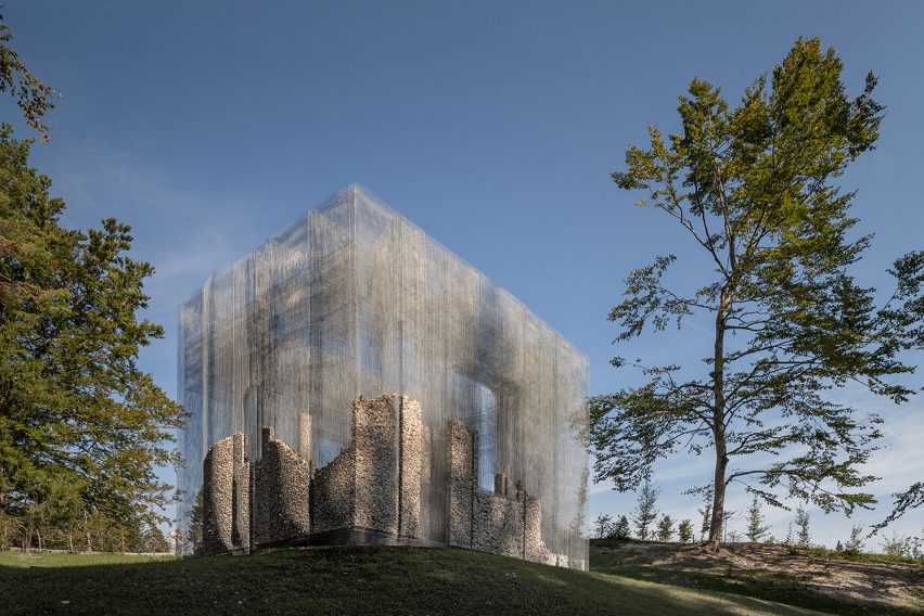 Simbiosi by Edoardo Tresoldi in Arte Sella