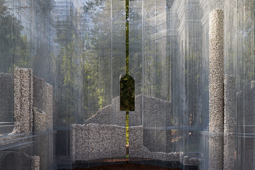 Simbiosi by Edoardo Tresoldi in Arte Sella