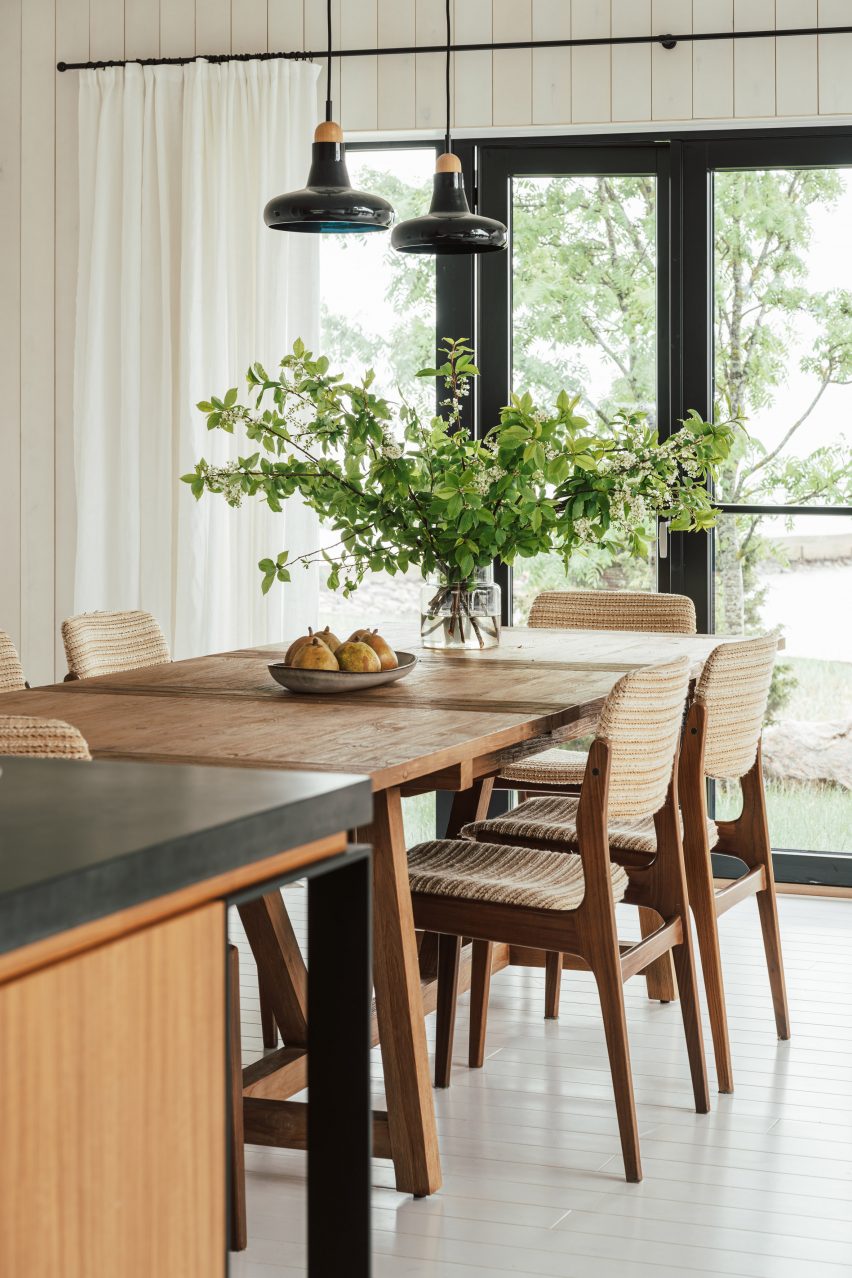 Summer House by Hanna Kartis