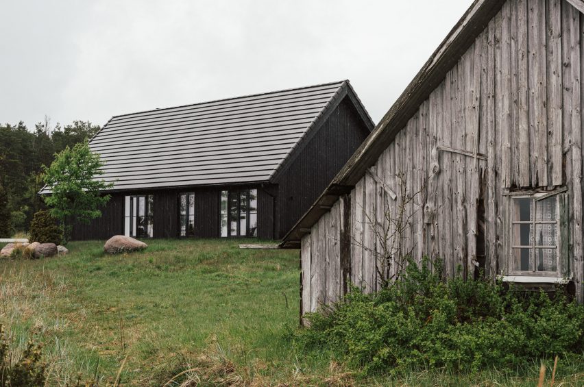 Summer House by Hanna Kartis