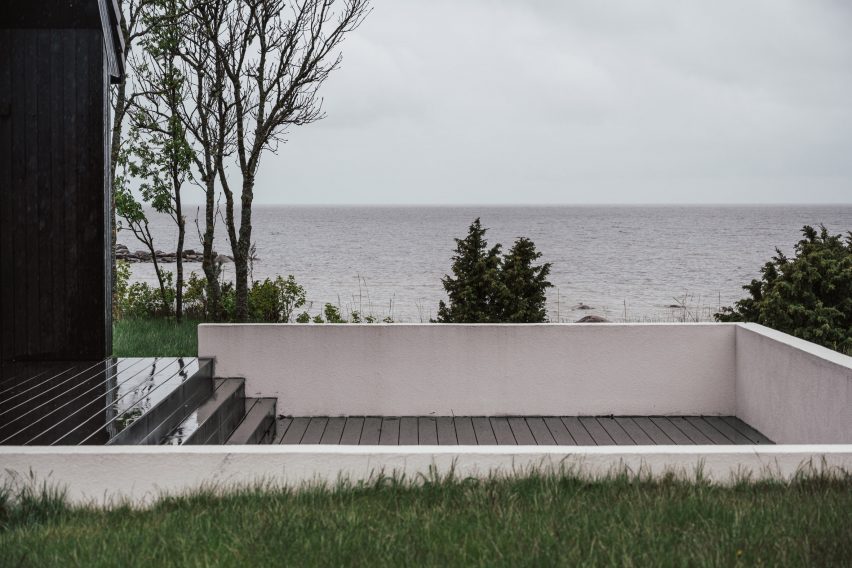Summer House by Hanna Kartis