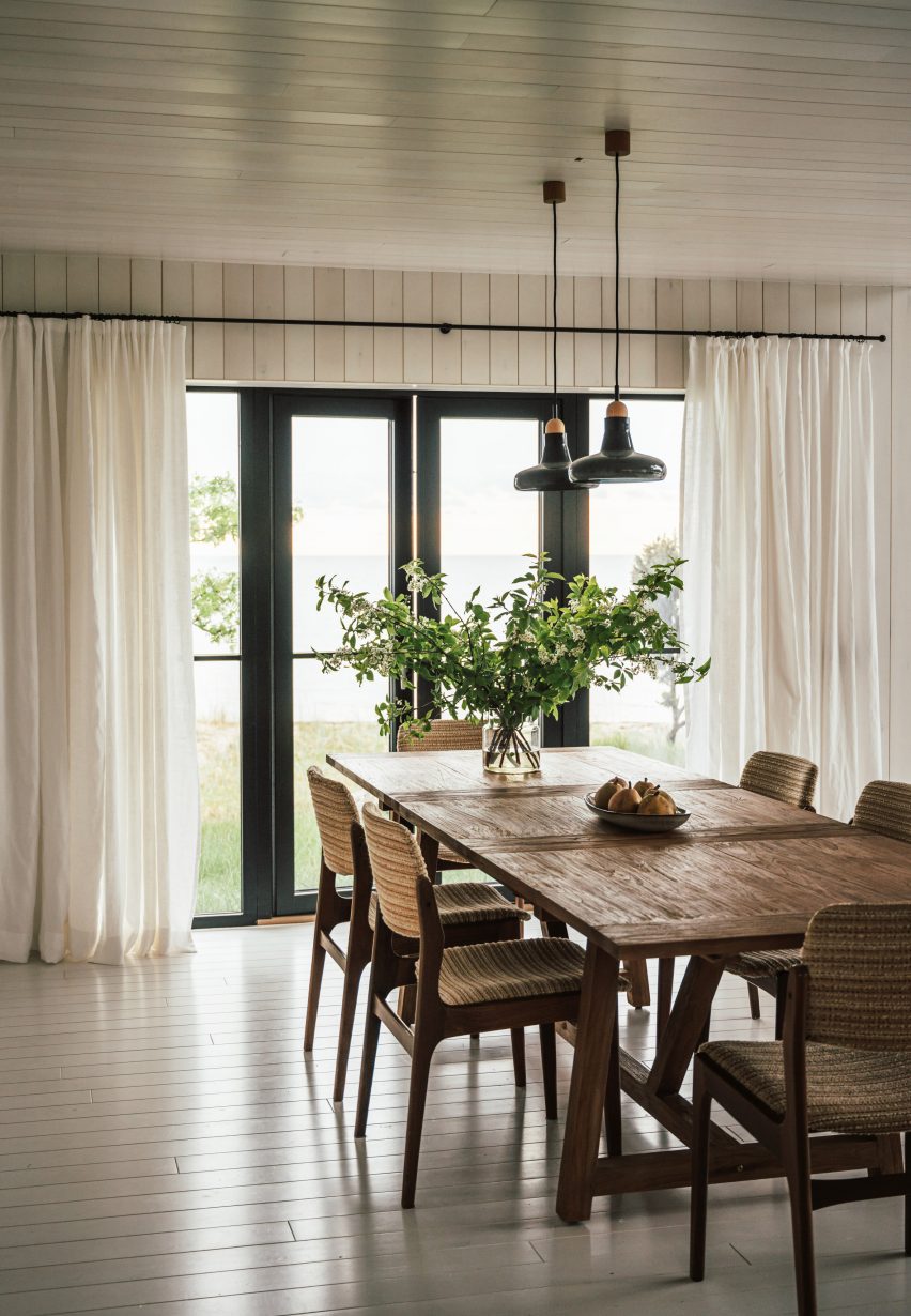 Summer House by Hanna Kartis