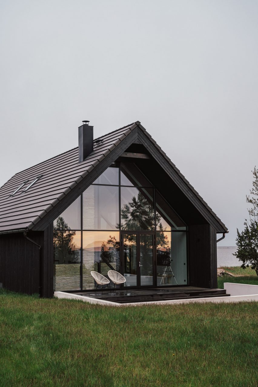 Summer House by Hanna Kartis