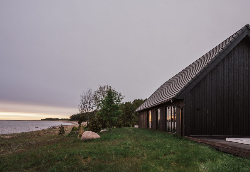 Summer House by Hanna Kartis