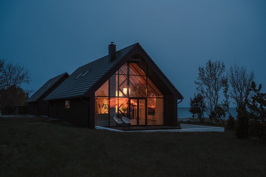 Summer House by Hanna Kartis