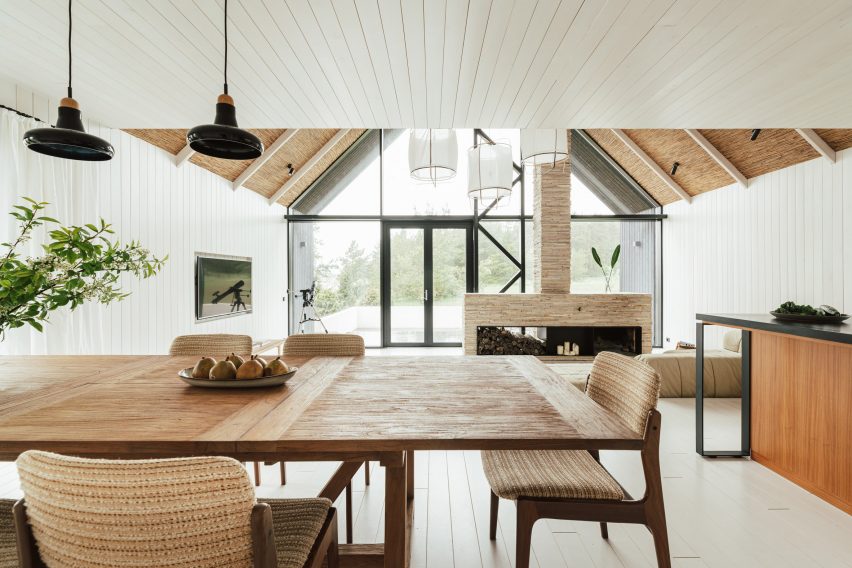 Summer House by Hanna Kartis