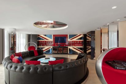 W London hotel in Leicester Square in England