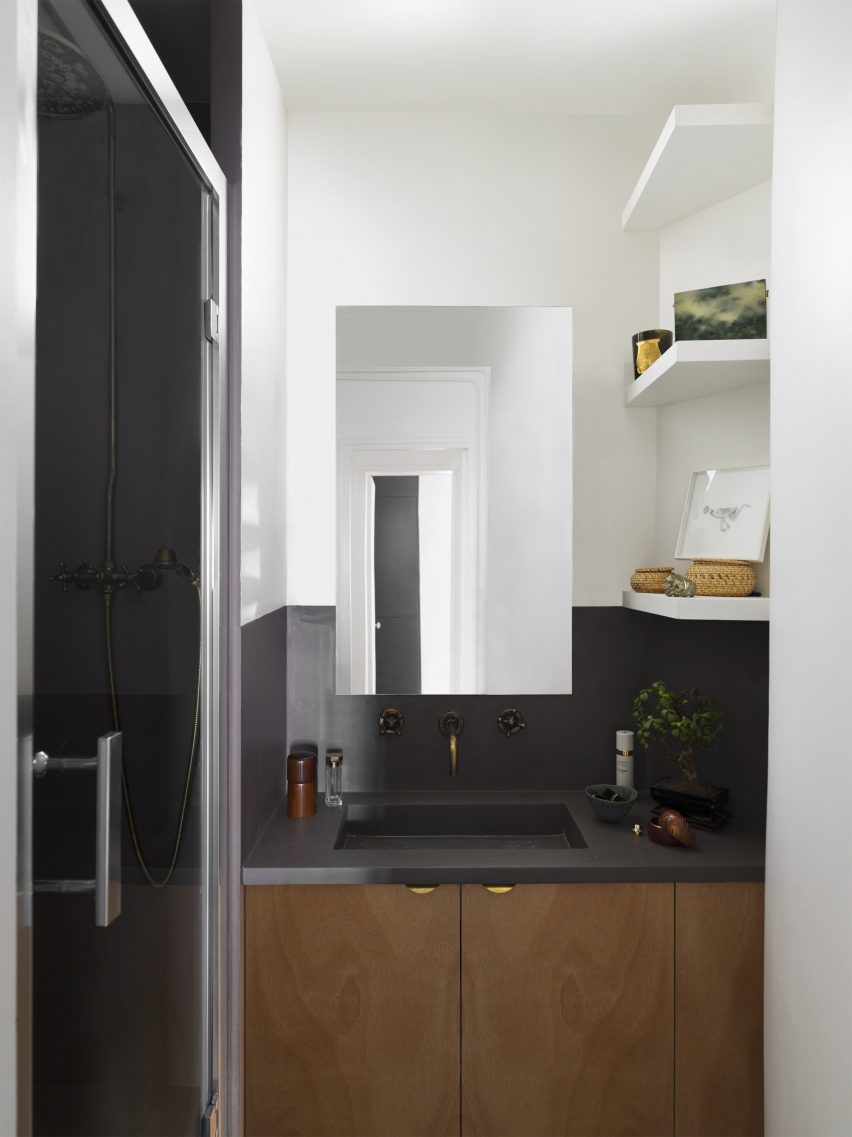 Apartment Paris Marais bathroom by Sophie Dries