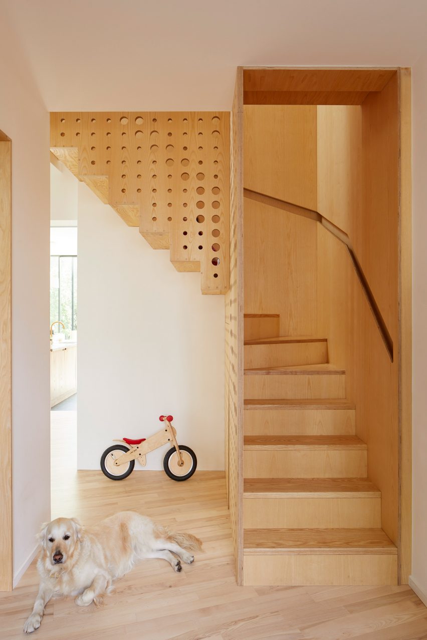 Ash House by R2 Studio Architects