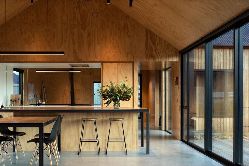 Avalanche House by Intuitive Architects in New Zealand
