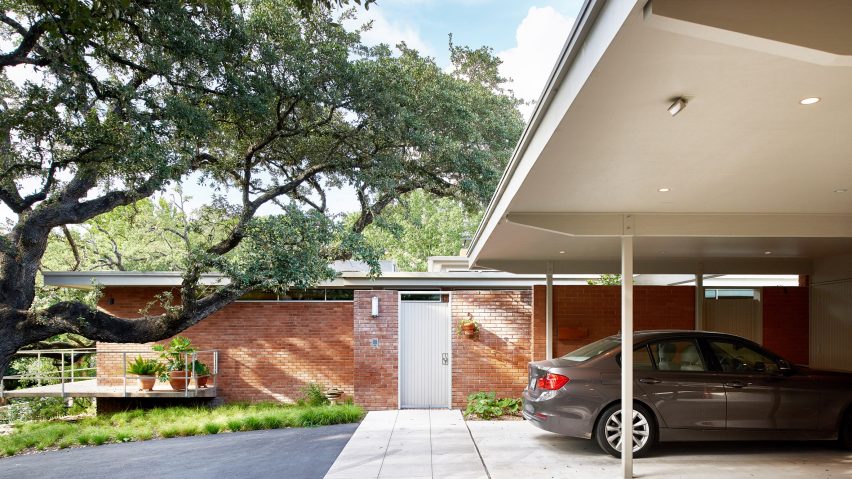 Balcones Residence by Clayton and Little