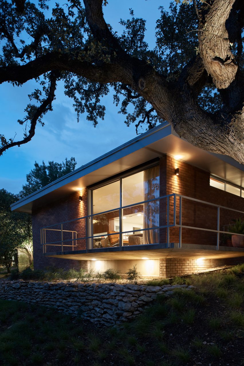 Balcones Residence by Clayton and Little
