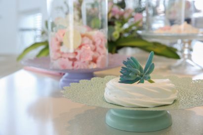 Bompas & Parr produces "world's lightest dessert" weighing just one gram