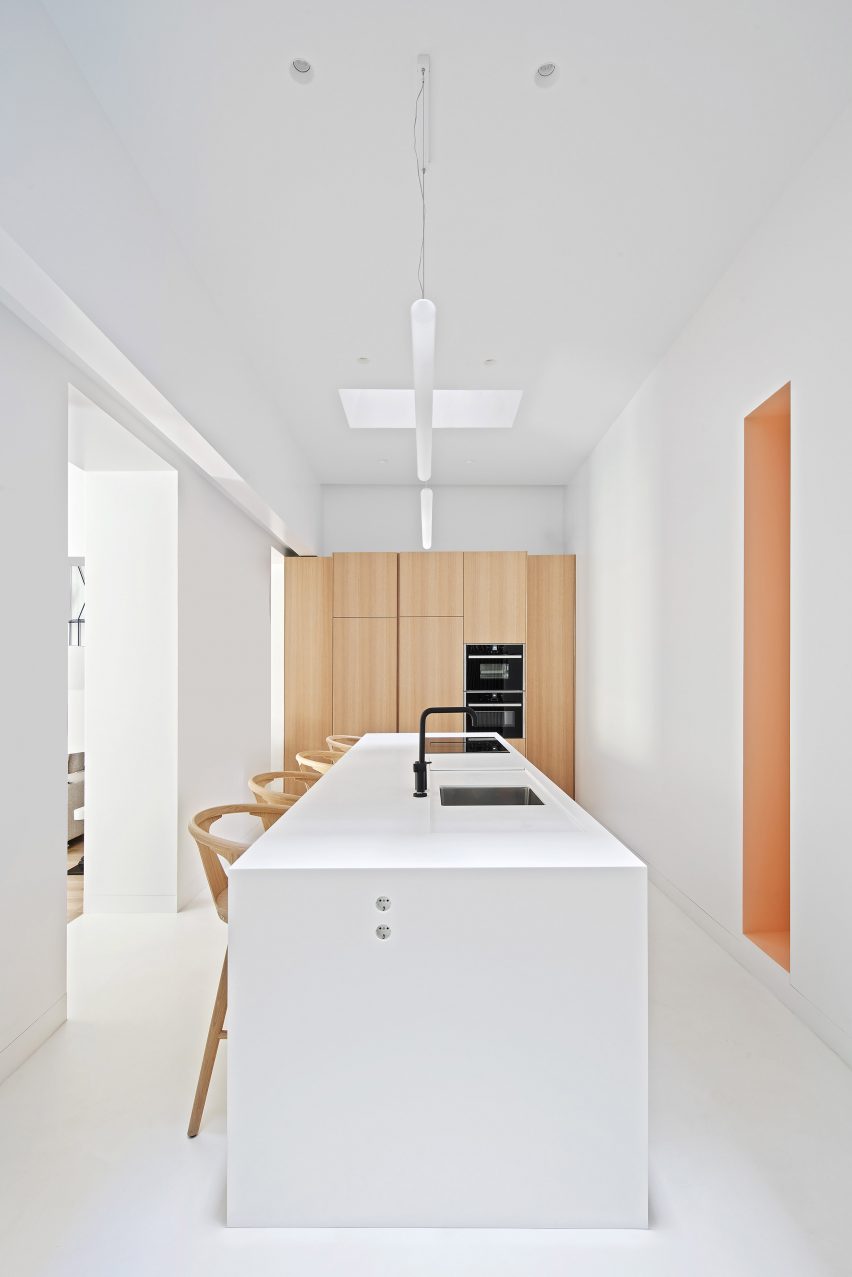Casa A12 by Lucas y Hernández-Gil