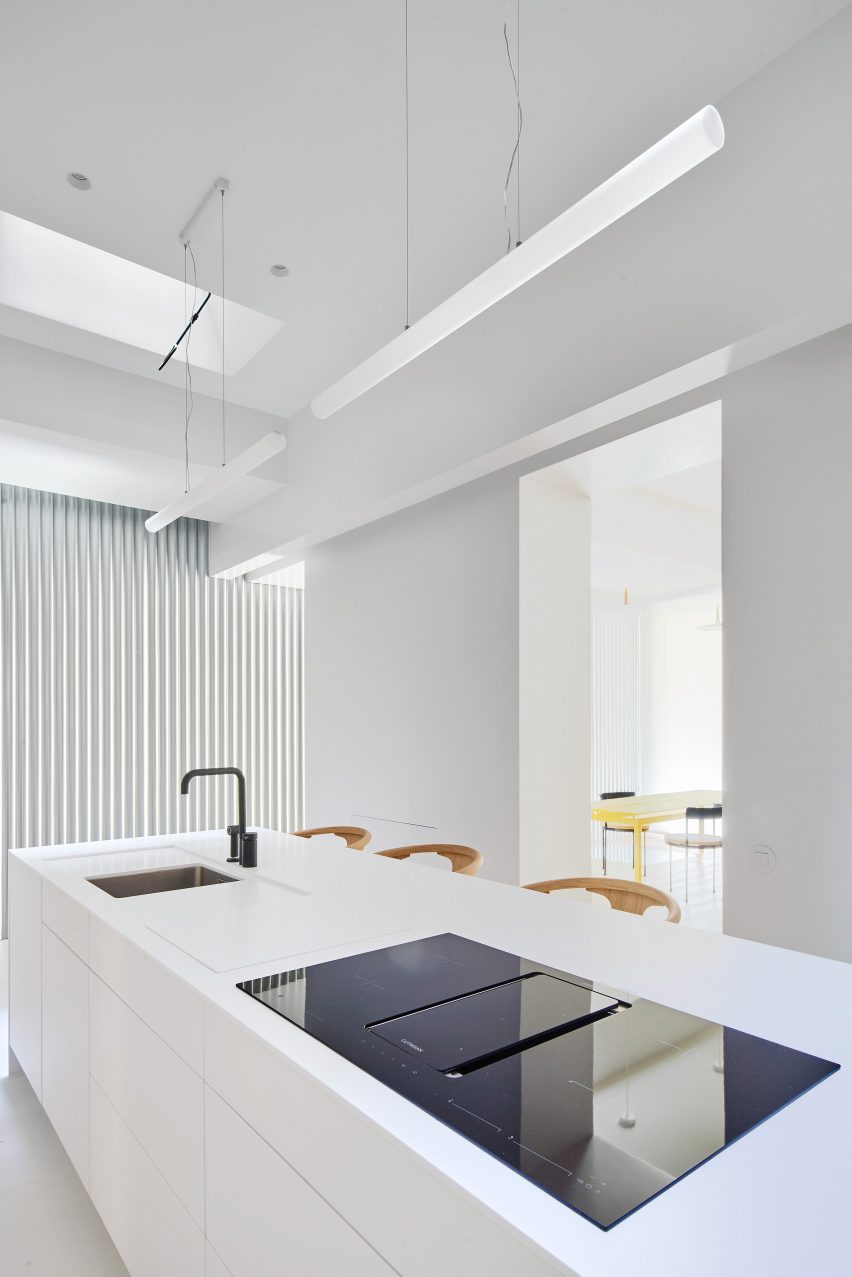 Casa A12 by Lucas y Hernández-Gil