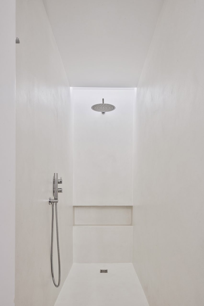 Casa A12 by Lucas y Hernández-Gil