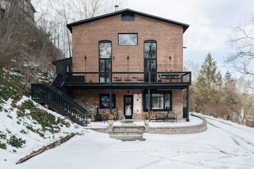 Clover Hill Residence by Ravi Raj