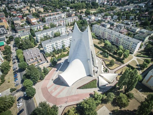 Day-VII Architecture A Catalogue of Polish Churches post 1945