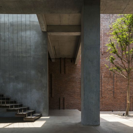 Star Engineers Factory and Administrative Building by Studio VDGA
