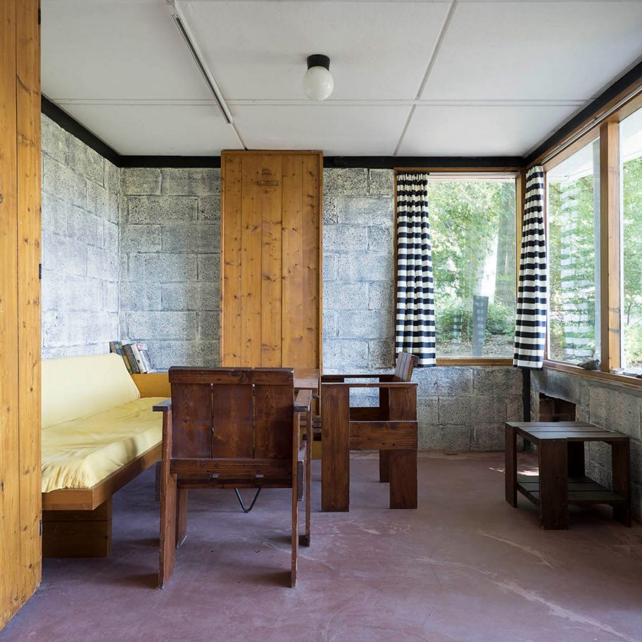 Gerrit Rietveld: Wealth of Sobriety, Albatros and De Vries Robbé holiday cottages