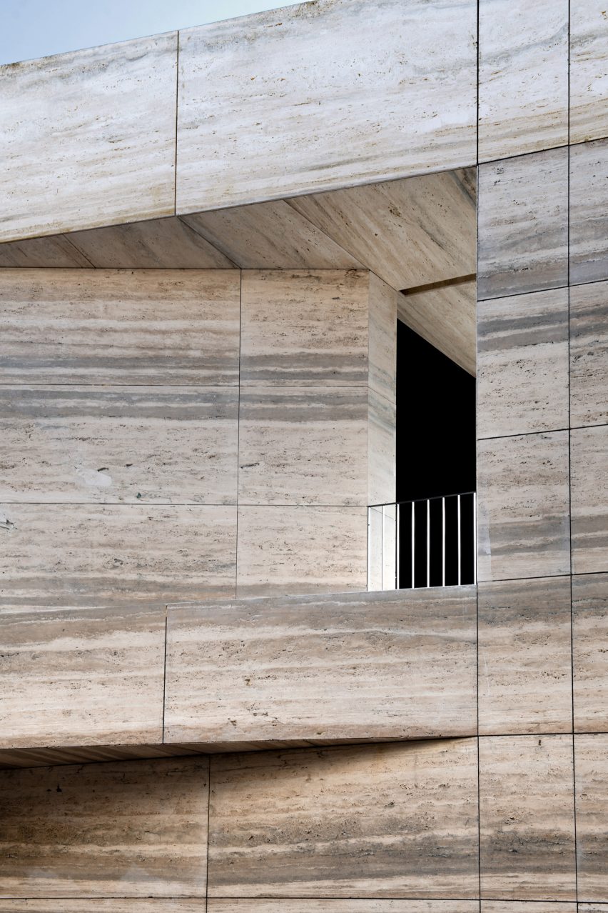 Grupo Arca showroom by Esrawe Studio