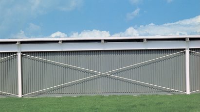 High-tech architect Norman Foster: Reliance Controls electronics factory by Team Four