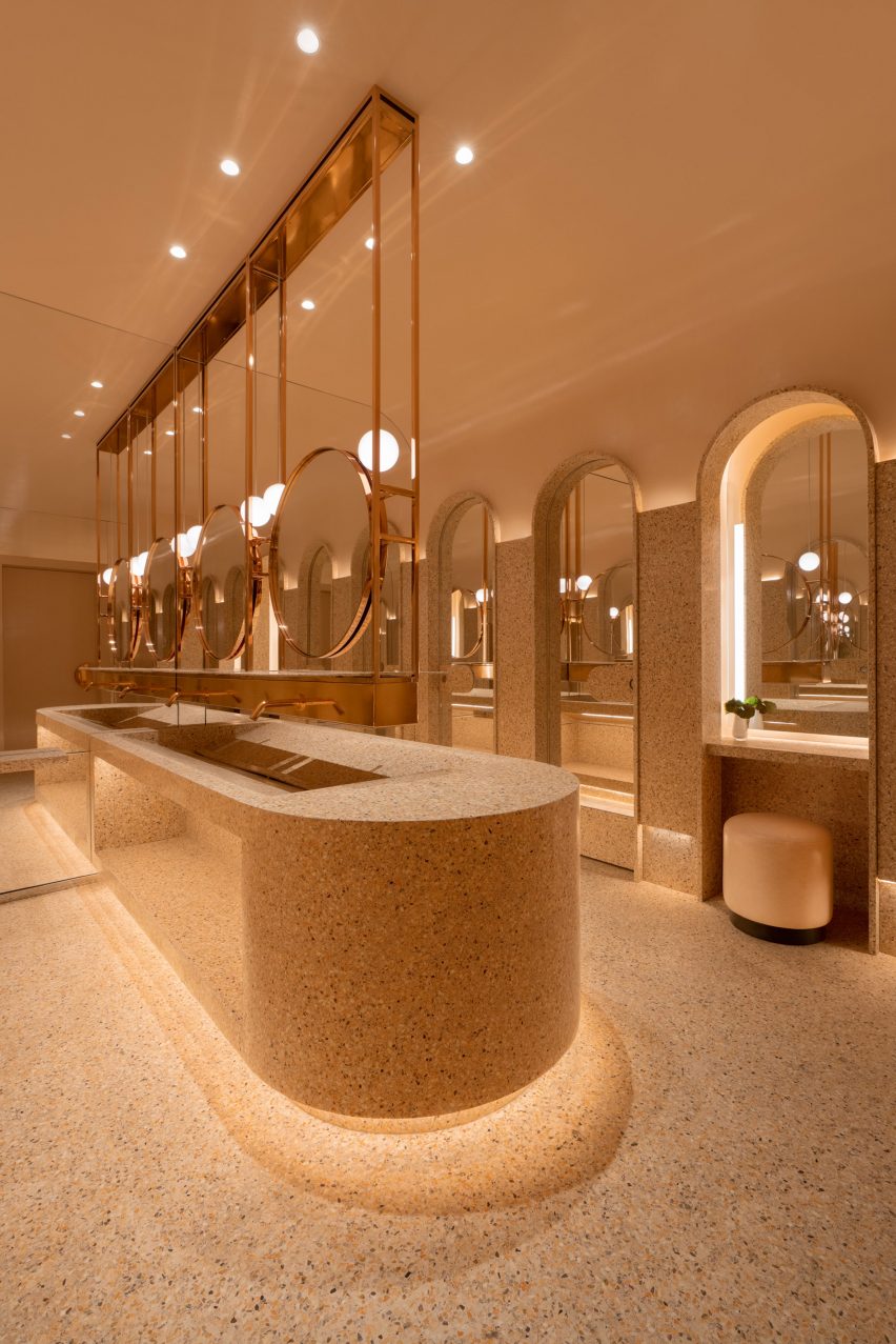 Four Seasons Hotel Montreal by Atelier Zebulon Perron