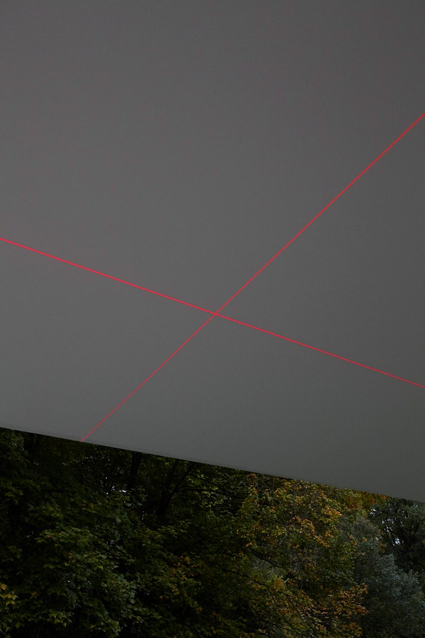 Geometry of Light at Mies van der Rohe's Farnsworth House by Iker Gil and Luftwerk