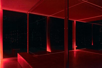 Geometry of Light at Mies van der Rohe's Farnsworth House by Iker Gil and Luftwerk
